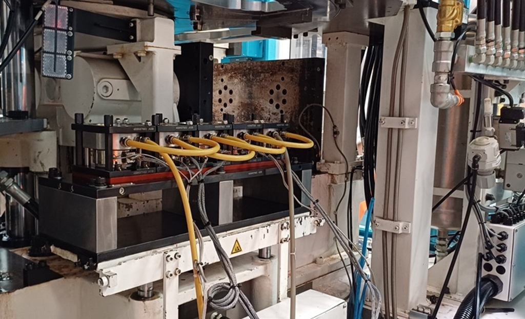 Machine d’injection soufflage ASB Nissei